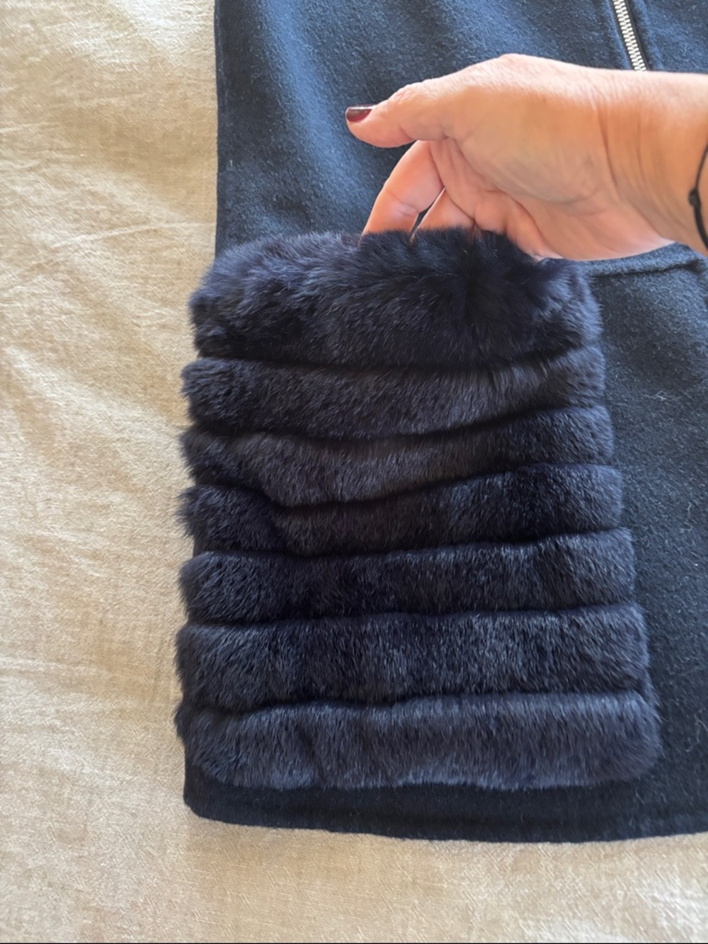 Diomi Navy Vest with Fur Pockets - Picture 3 of 9